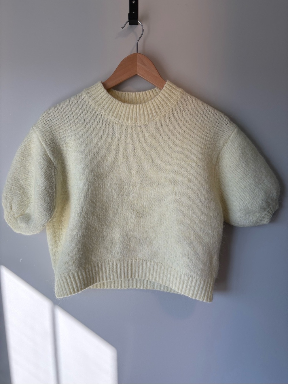 Zara Butter Yellow Fuzzy Knit Puff Sleeve Cropped Sweater S